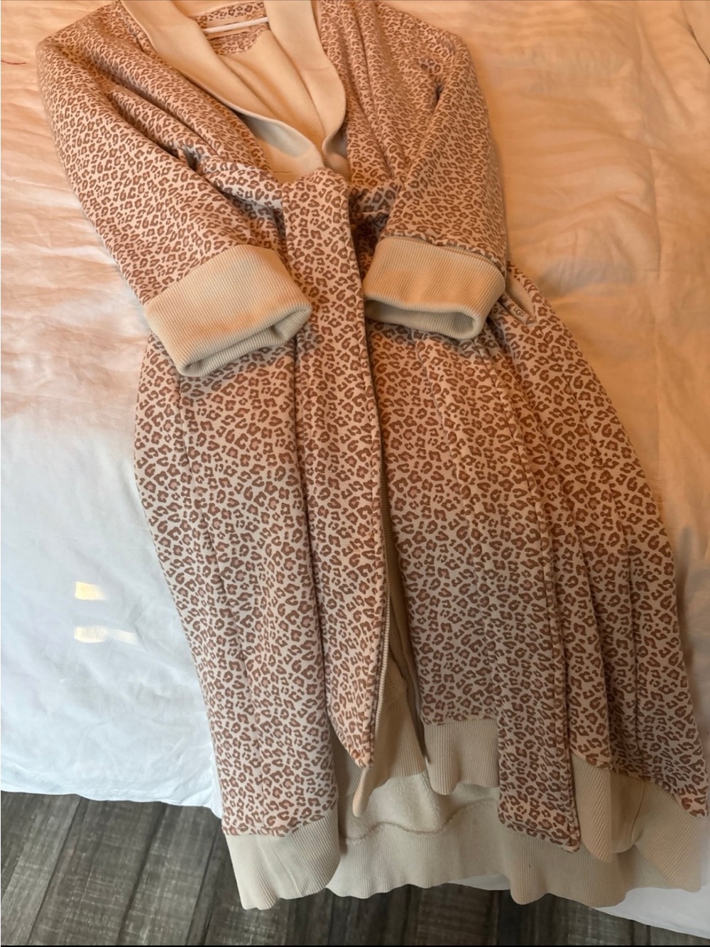 UGG Women's Leopard Print Robe - Cream & Brown - Picture 2 of 3